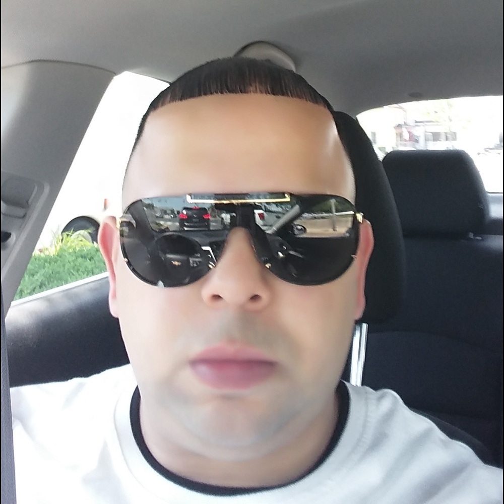 Meet your Posher, Yenilson